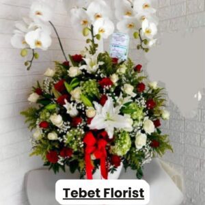 Rangkaian bunga meja cantik untuk acara spesial